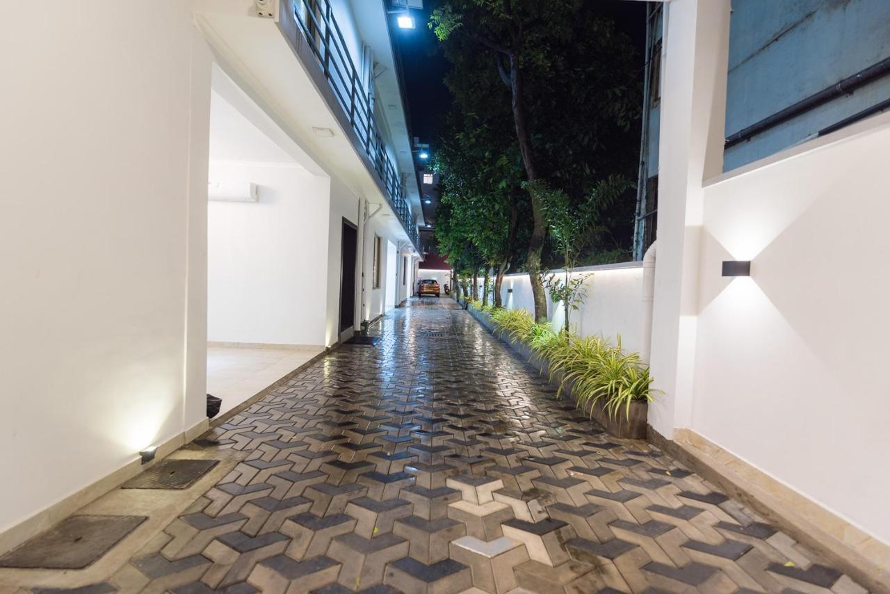 Viveka Hotel Colombo Kalubowila West Exterior photo