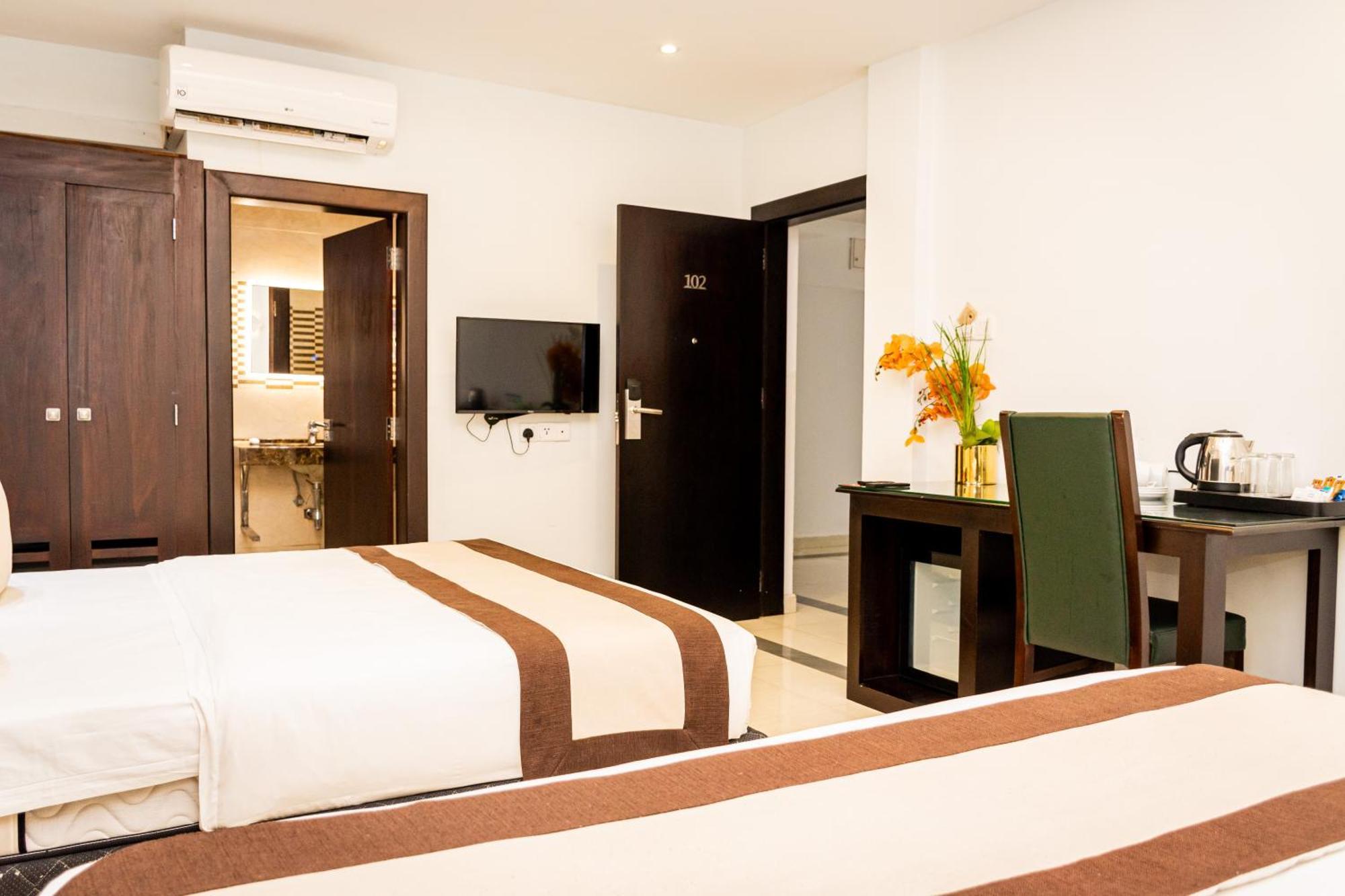 Viveka Hotel Colombo Kalubowila West Exterior photo