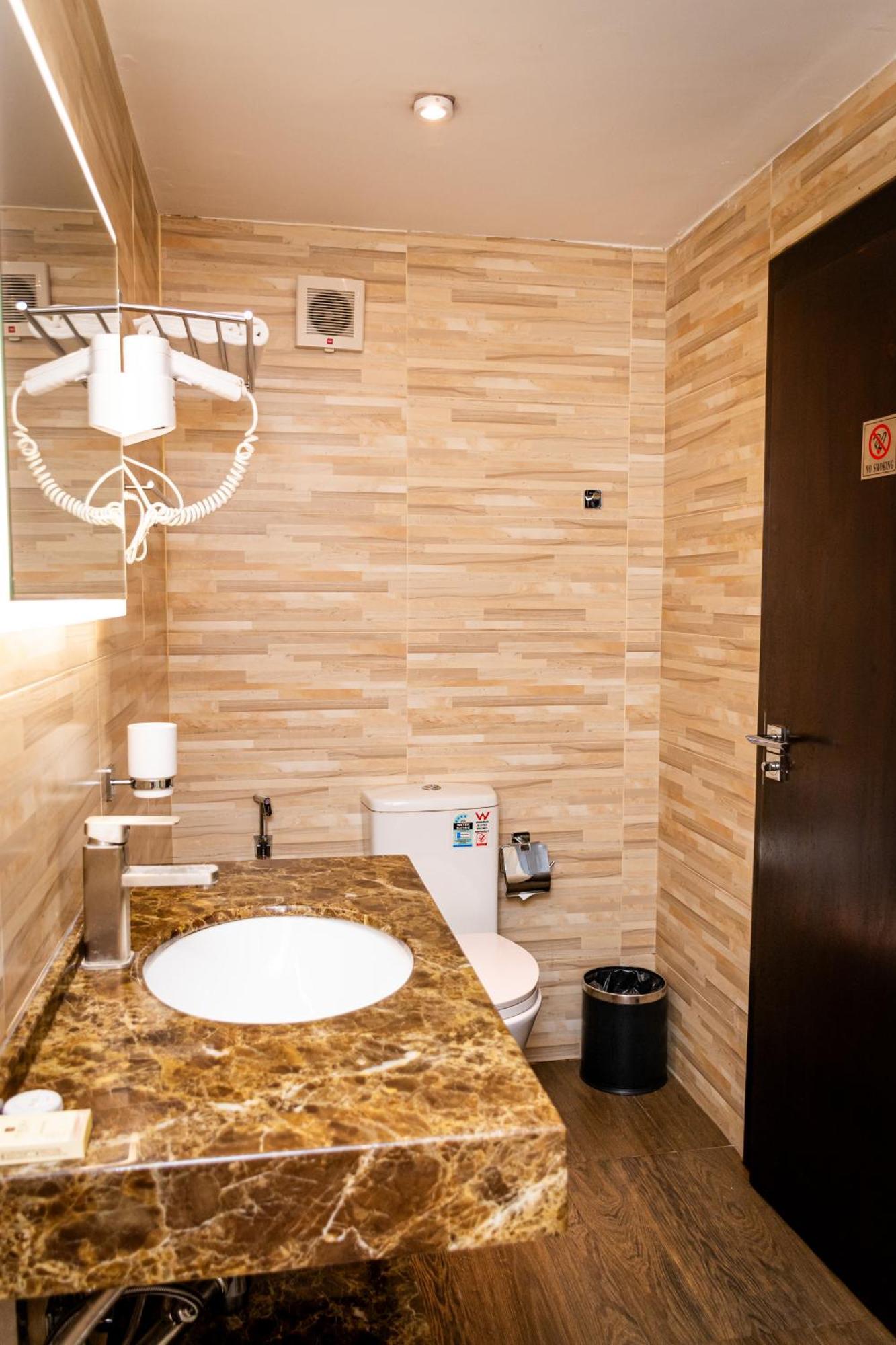 Viveka Hotel Colombo Kalubowila West Room photo